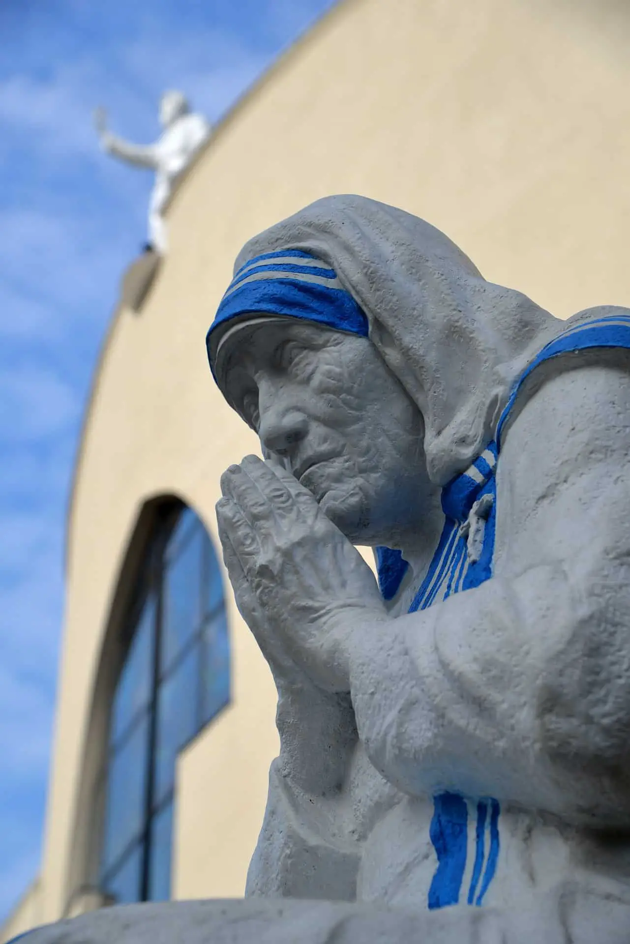 30 Contagious Mother Teresa Quotes on Love, Kindness & Her Own Personal Values