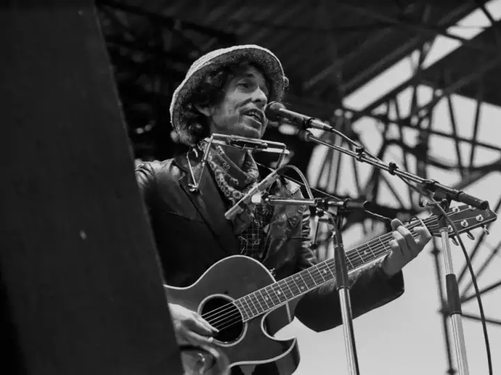 50 Inspiring Bob Dylan Quotes On Music & Life
