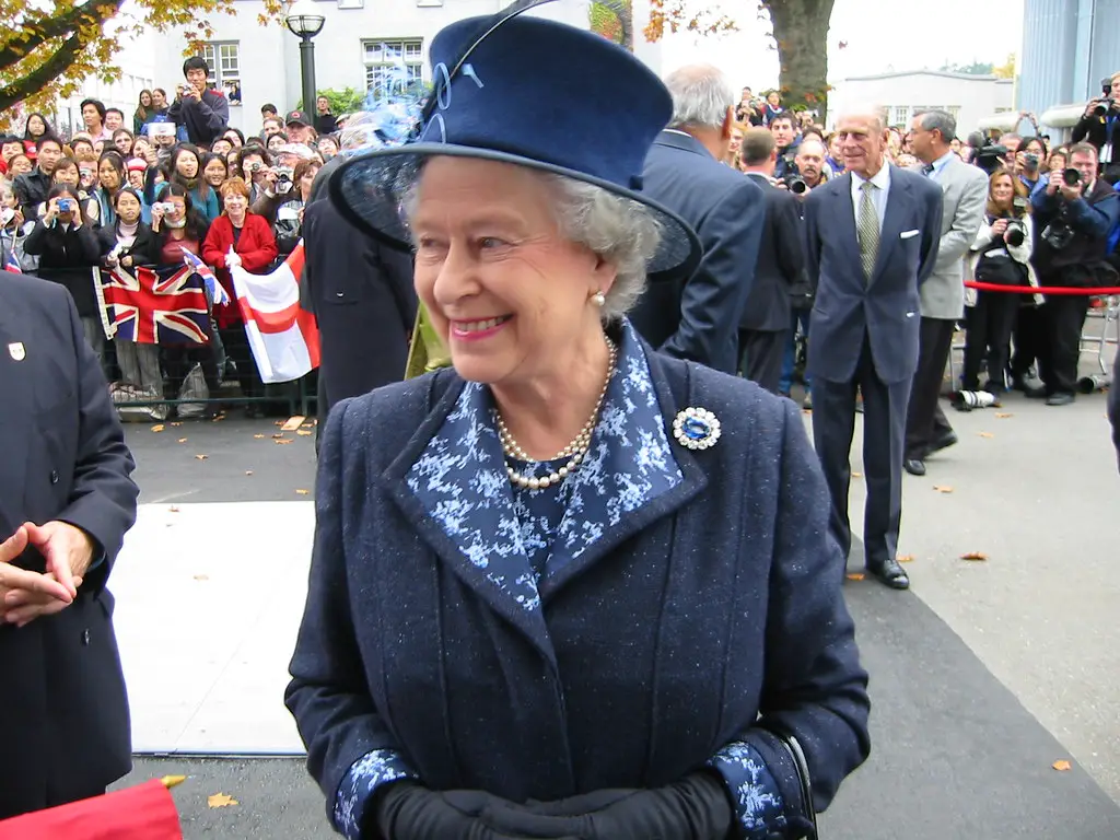 30 Brilliant Queen Elizabeth II Quotes About Life
