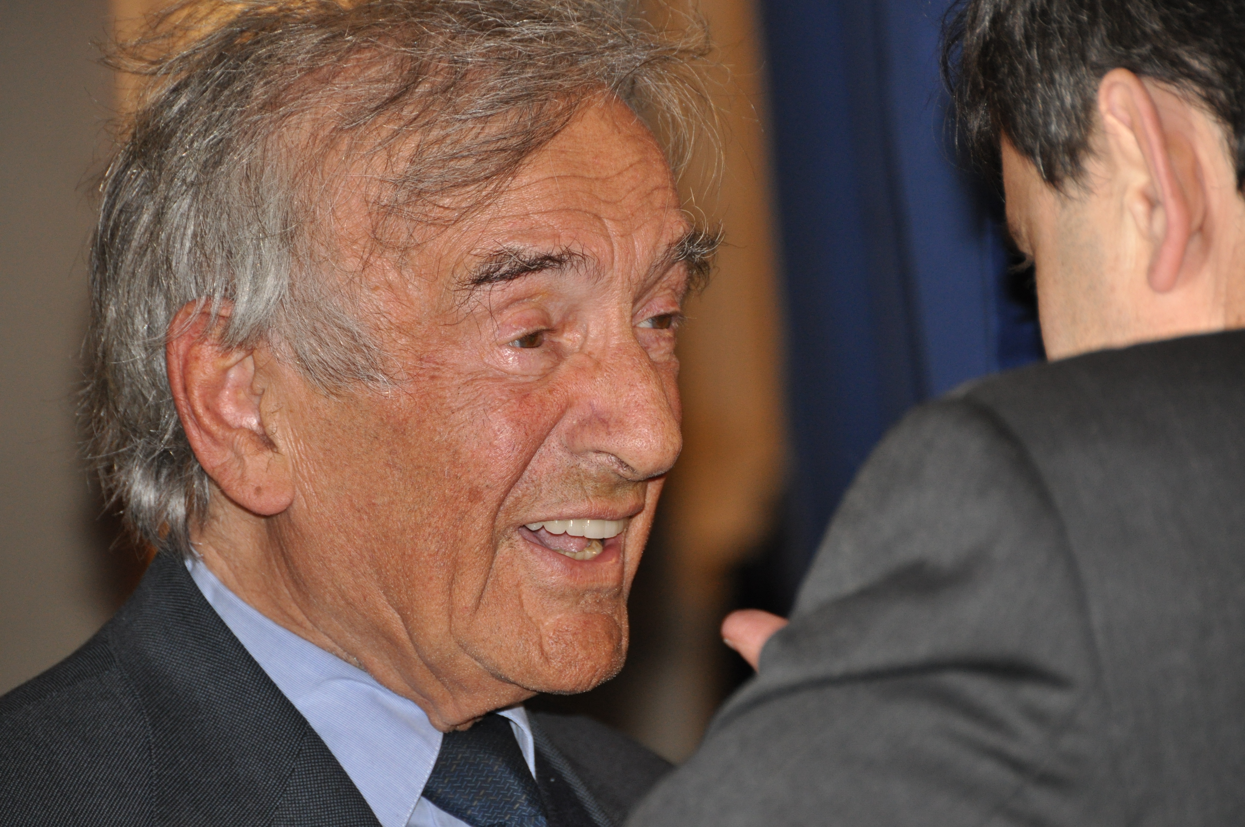 25 Powerful & Inspiring Elie Wiesel Quotes