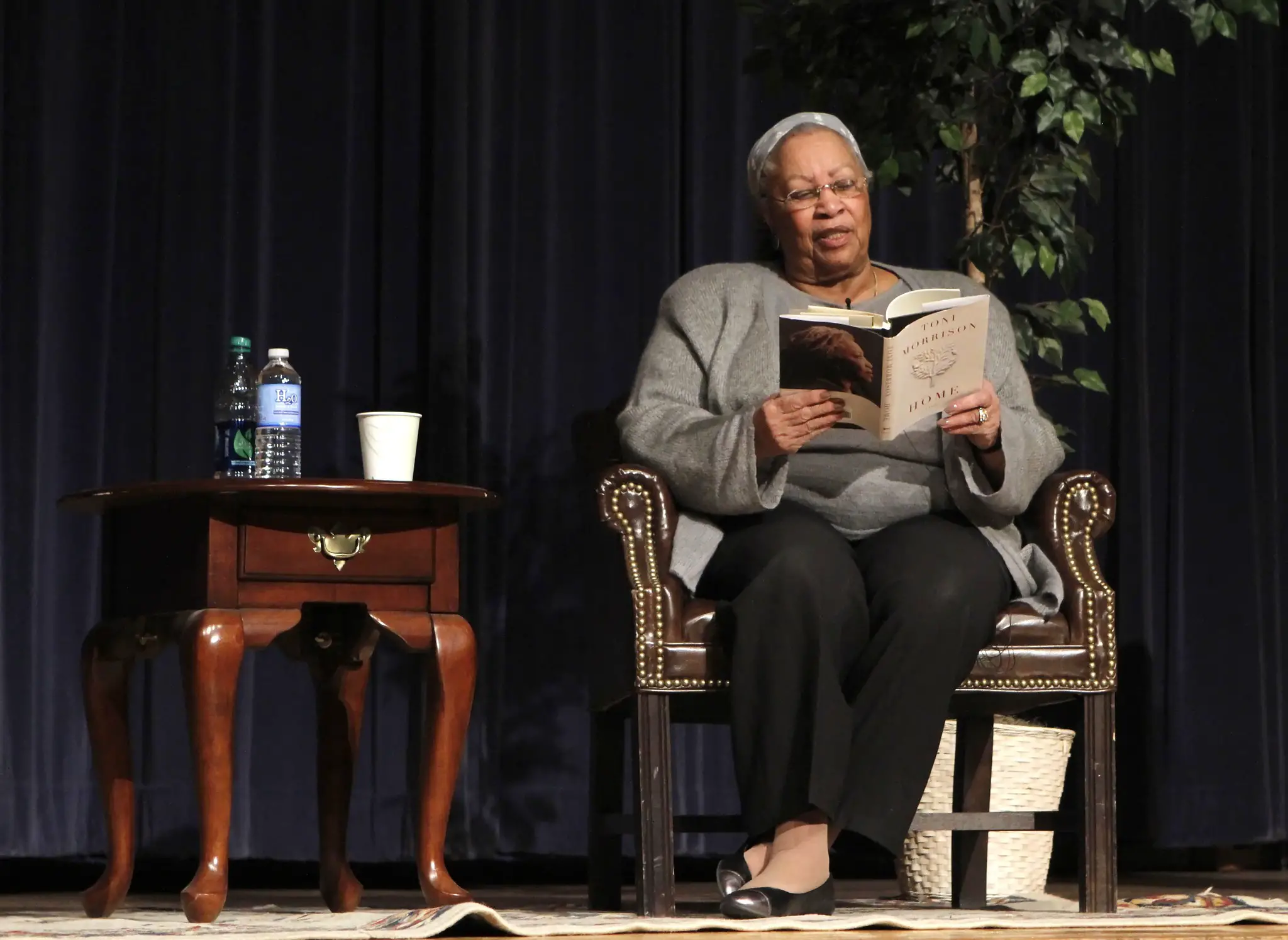 40 Toni Morrison Quotes On Love From Beloved & More
