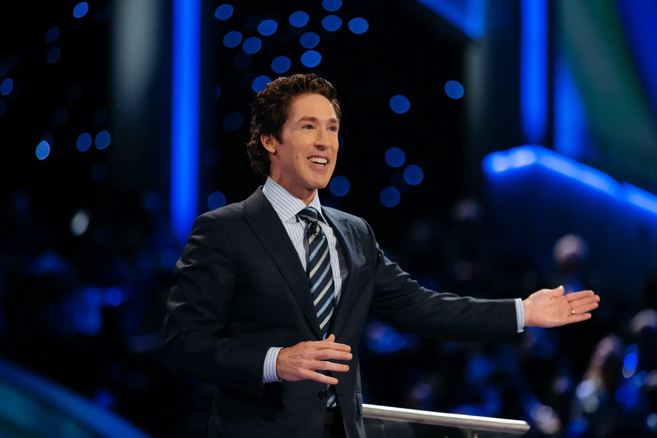 40 Joel Osteen Quotes On Faith, Strength & More