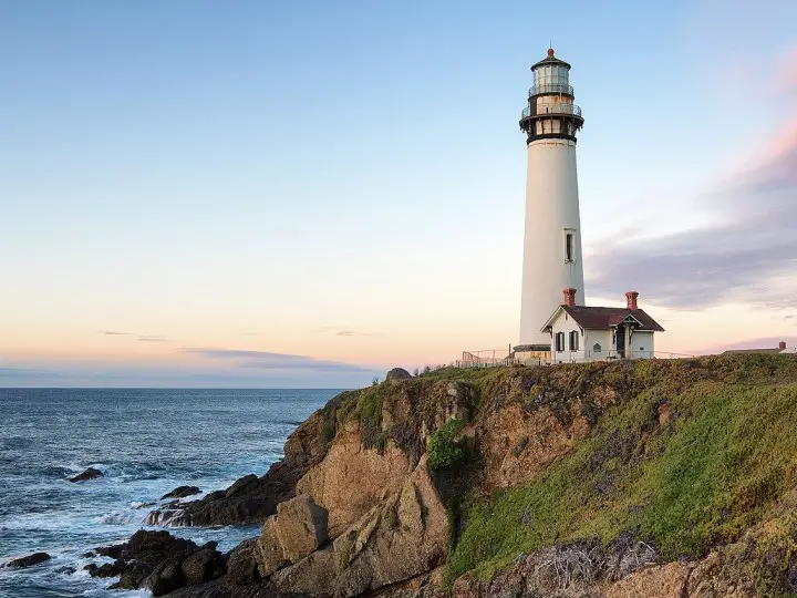 49 Powerful & Romantic Lighthouse Quotes for Instagram